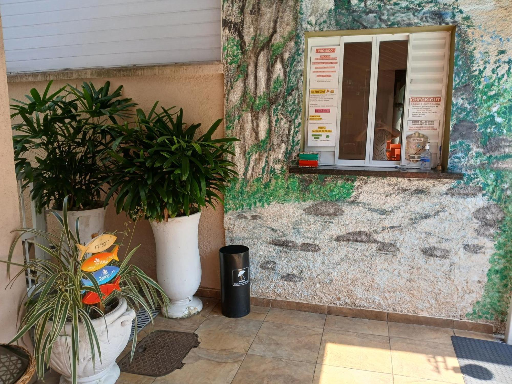 Pousada Parque Suites Estacionamento E Piscina Guarujá Exterior photo